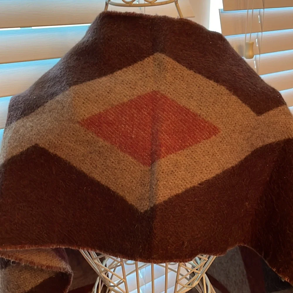 Lambs wool scarf.